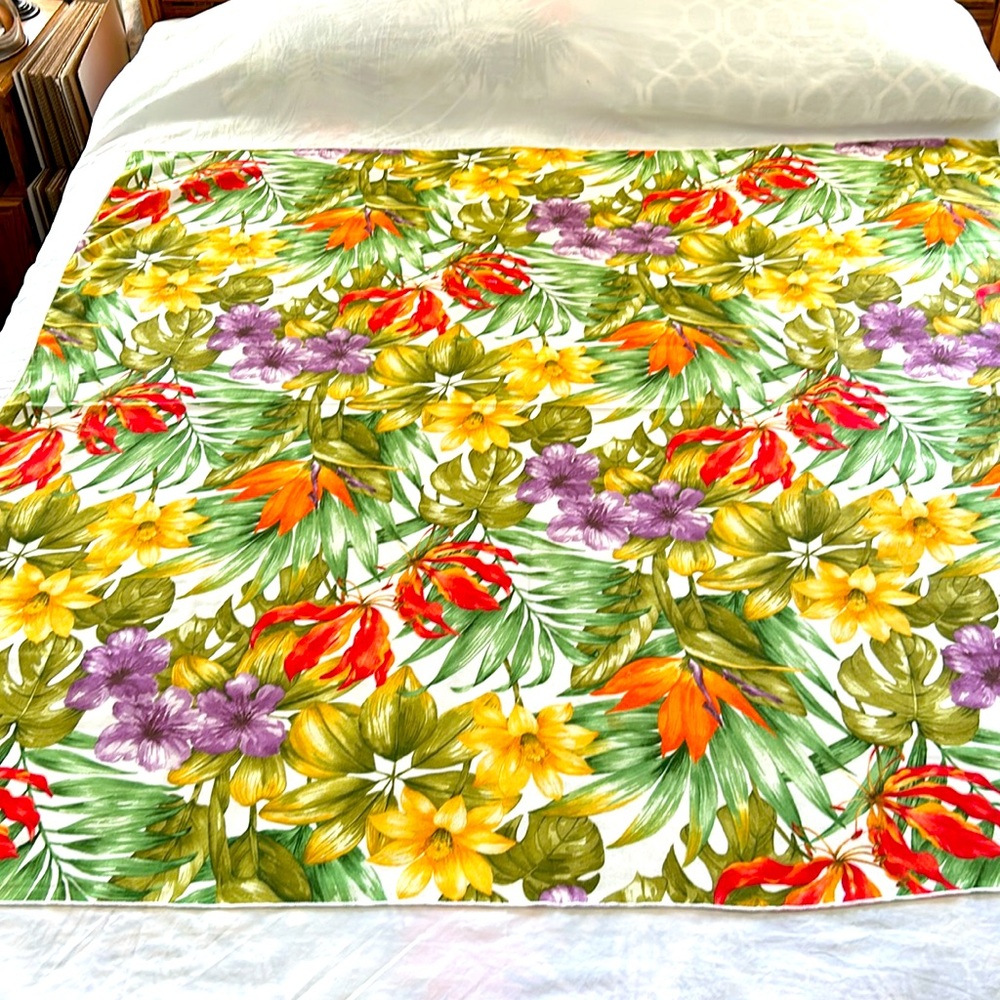 Unbranded Tropical flair tablecloth. No tags. 53”x 51” poly cotton blend.
